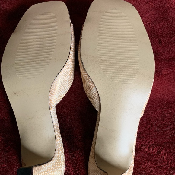 IRVINE PARK 7M NWOT Sandals 7M - Picture 6 of 7